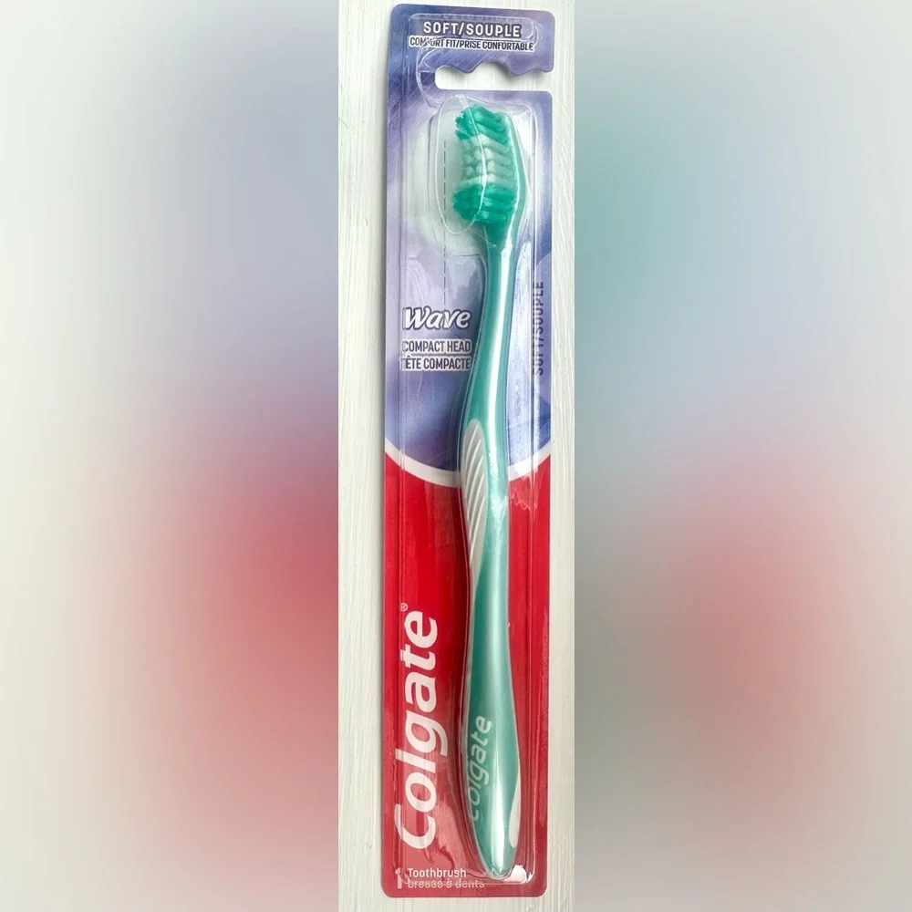 Colgate Soft Bristle Comfort Fit Wave Compact Toothbrush | NEW + UNOPENED
